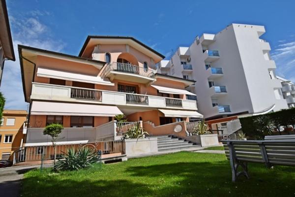 Villa Lory Lignano Sabbiadoro Exterior foto